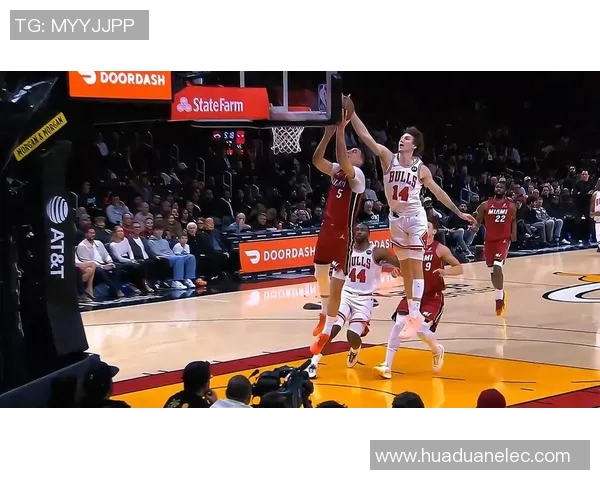 篮球十佳球精彩回顾 每一秒都值得铭记的扣篮与妙传